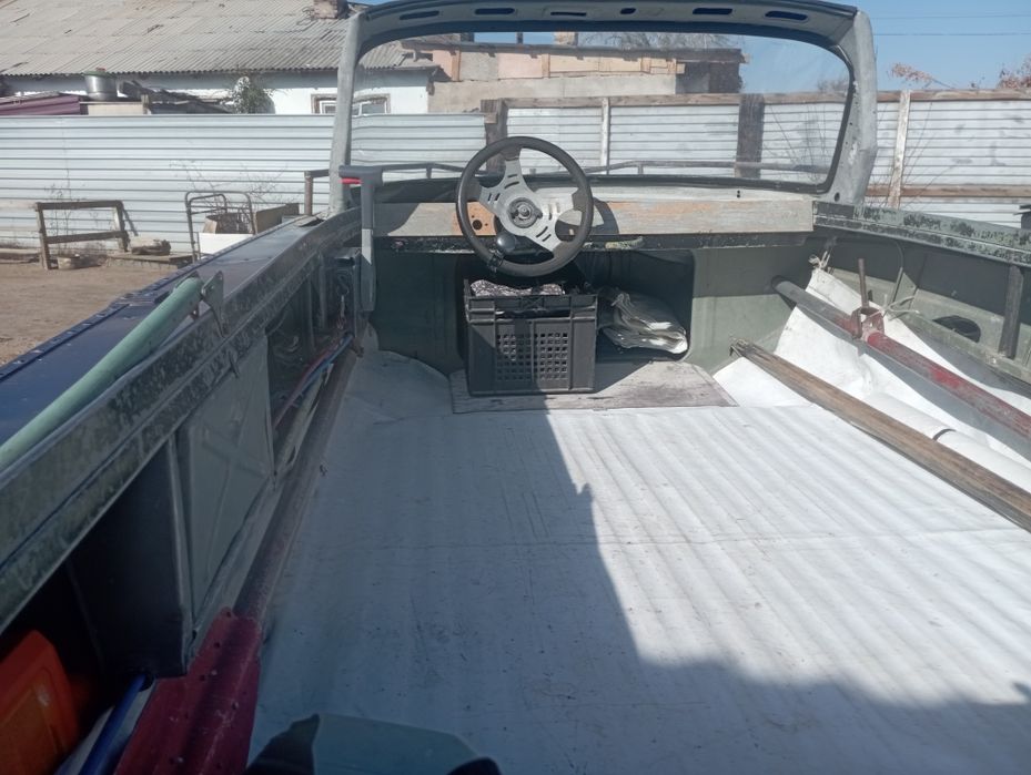 Продам лодку с мотором