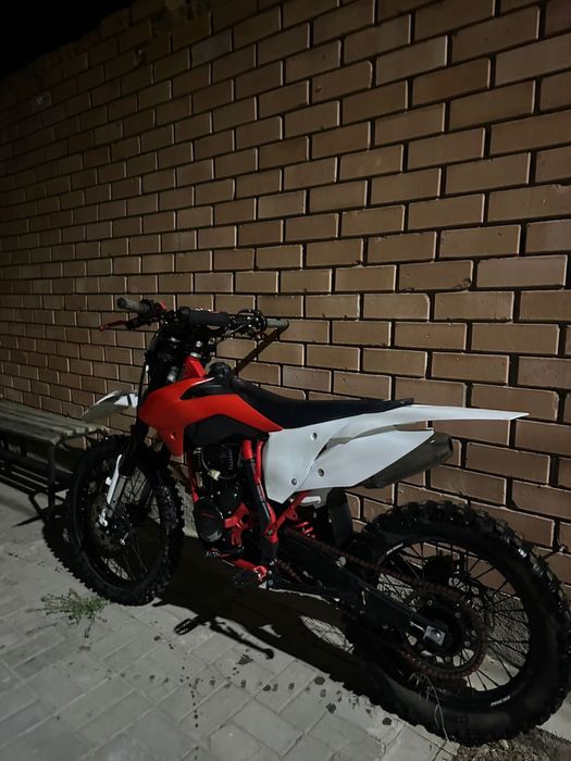 Продам эндуро мотоцикл