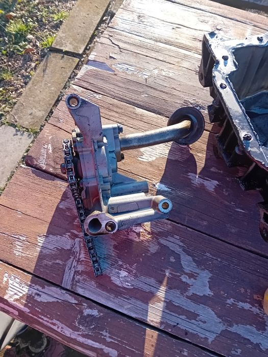 Vand Pistoane si alte piese VW Golf 5