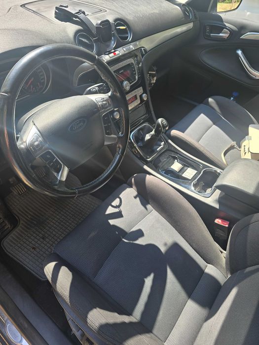 Продавам Ford S-max