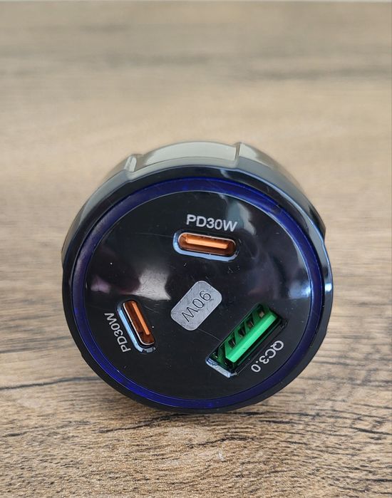 Бързо зарядно за телефон за кола USB-C