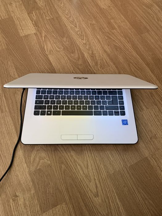 Laptop Hp Slim display 14,6 led ssd disk functional cu incarcator