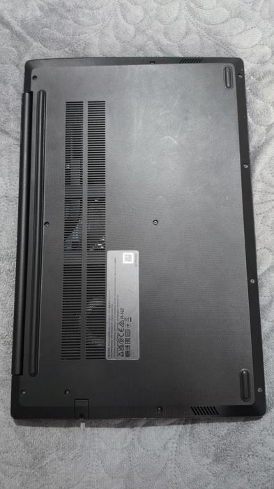 Lenovo V15 G3 IAP | i3 Gen 12 | 16GB RAM | SSD | Defect Backlight