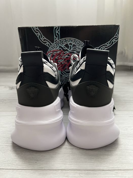 Versace Chain Reaction Black/ White 43