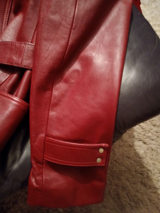 Geaca de piele naturala mărimea M, nouă