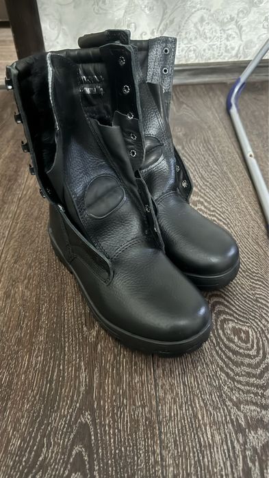 Продам зимние берцы