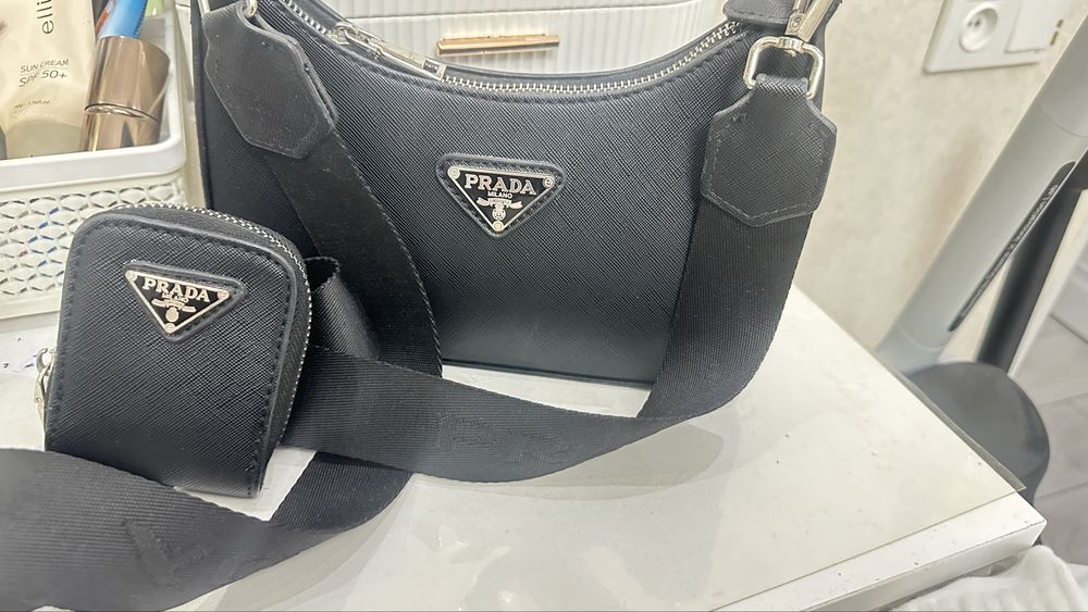 Кожанная сумочка Prada