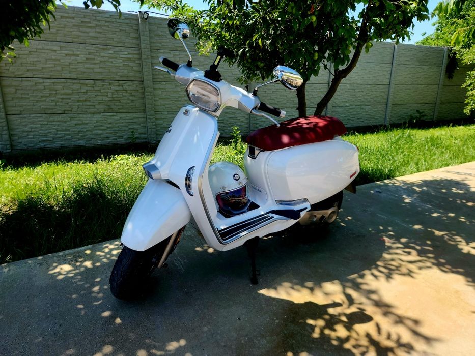 Lambretta V50 Special 2023 – 2000 km / stare impecabilă Mod Vespa