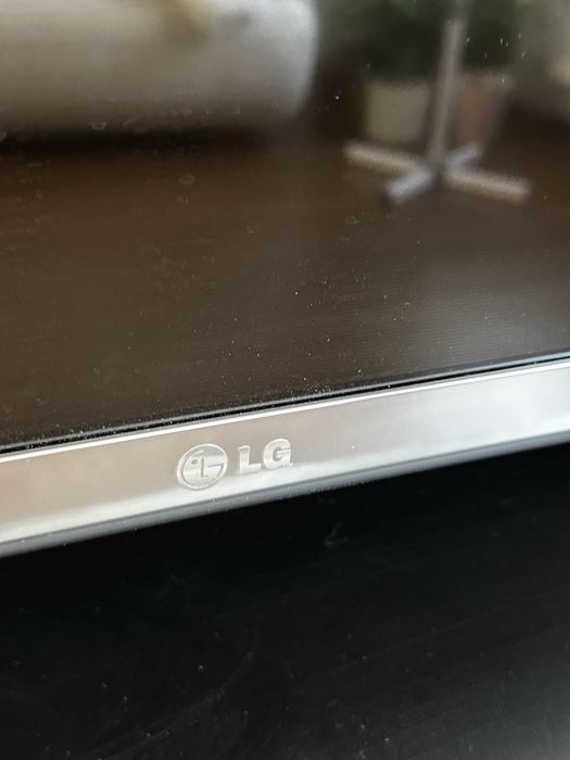 Телевизор LG -32 дюйма