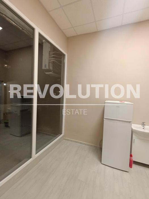 Дава се под наем Офис в Варна, Автогара - 130 кв.м за 750 € - Снимка #6