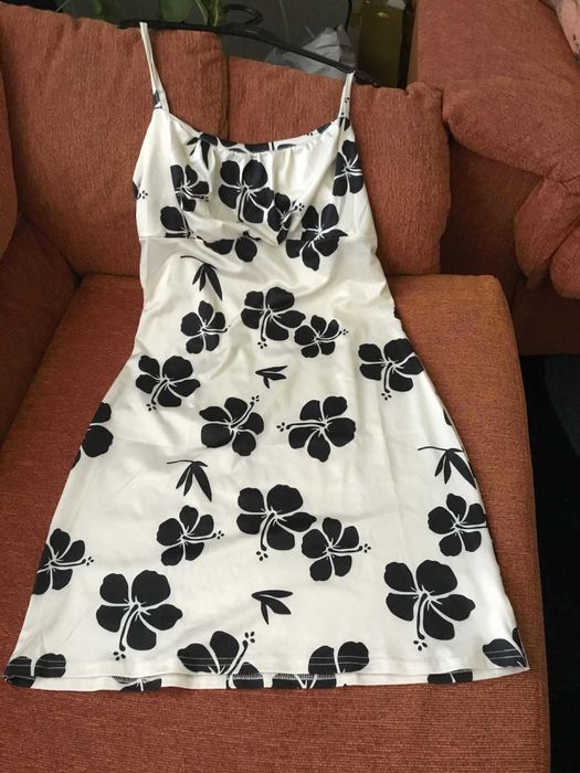 Продавам дамска рокля