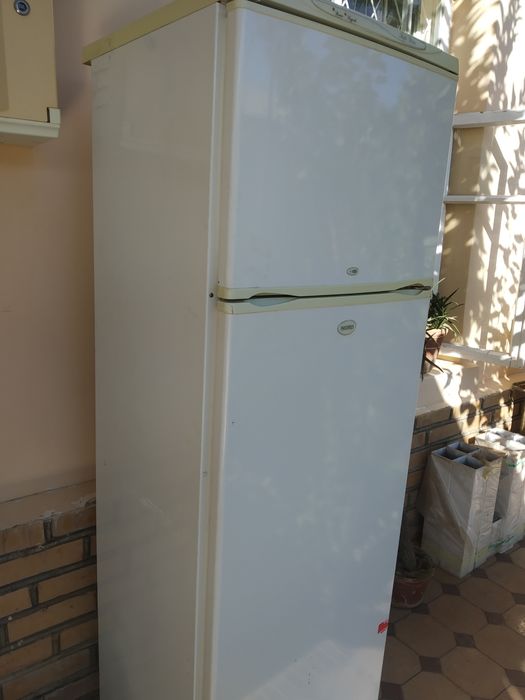 Холодильниклар сотилади