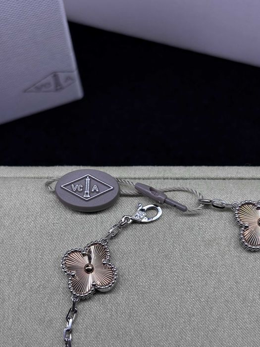 Гривна Van Cleef and Arpels - Ван Клииф