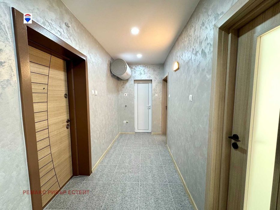 Ремонтиран двустаен апартамент за продажба кв. Широк център