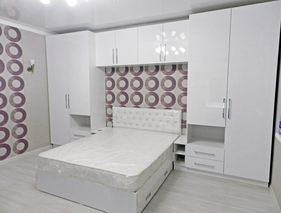 Спальная мебель (полный комплект).