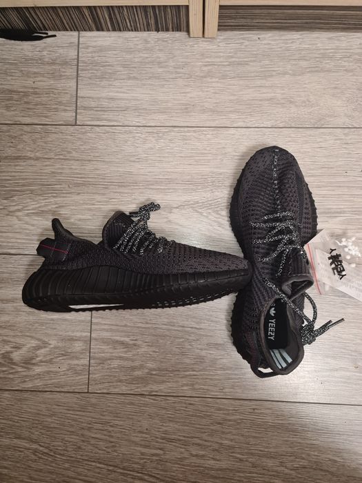yeezy black 350 v2