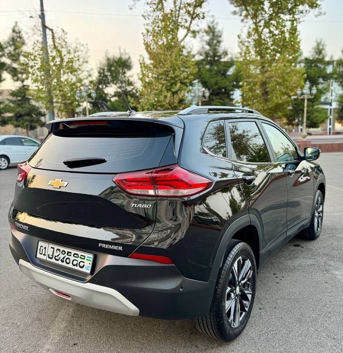 Tracker Premier 2023