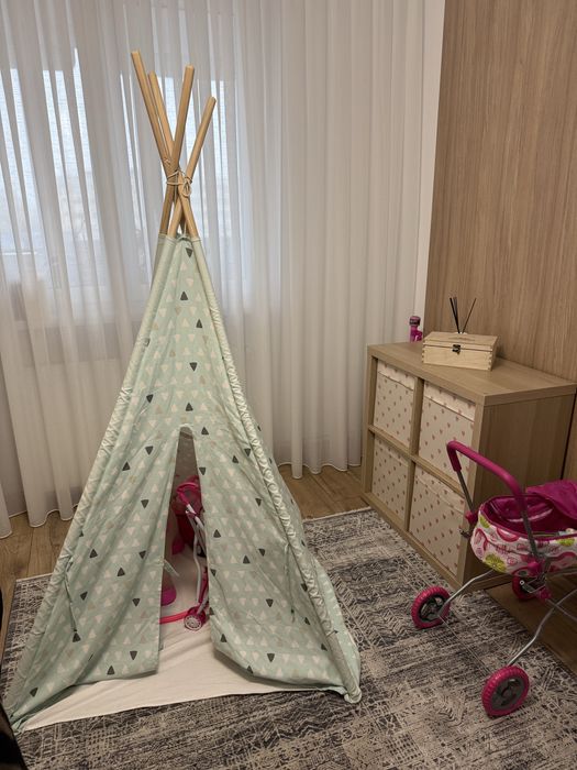 Vand cort de joaca pentru copii