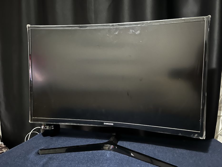 Продам изогнутый монитор