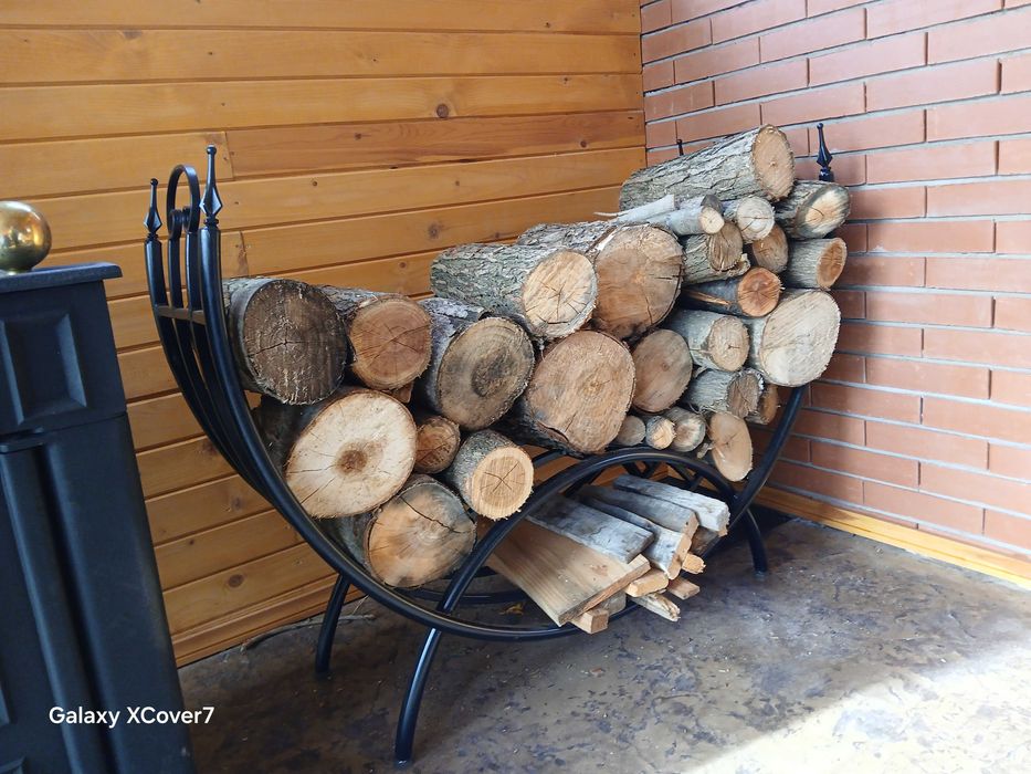 Дизайнерска стойка за дърва