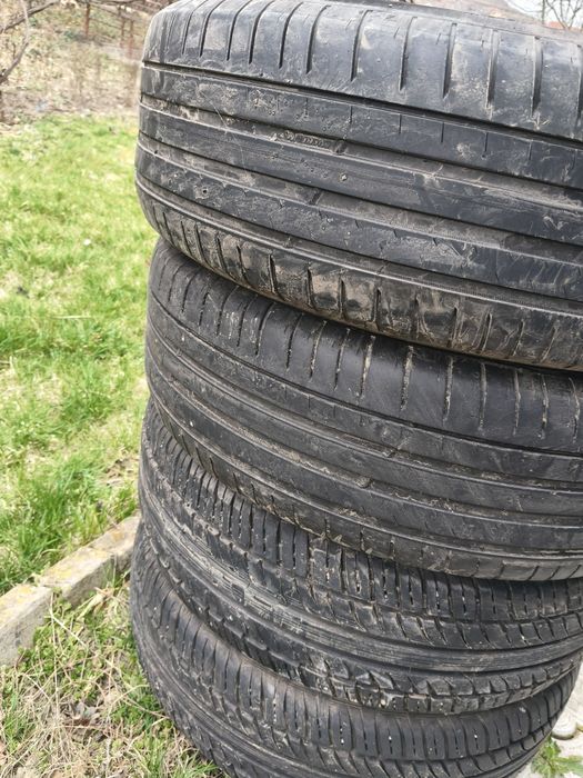 Vând 4 cauciucuri de vara 225/60 R18