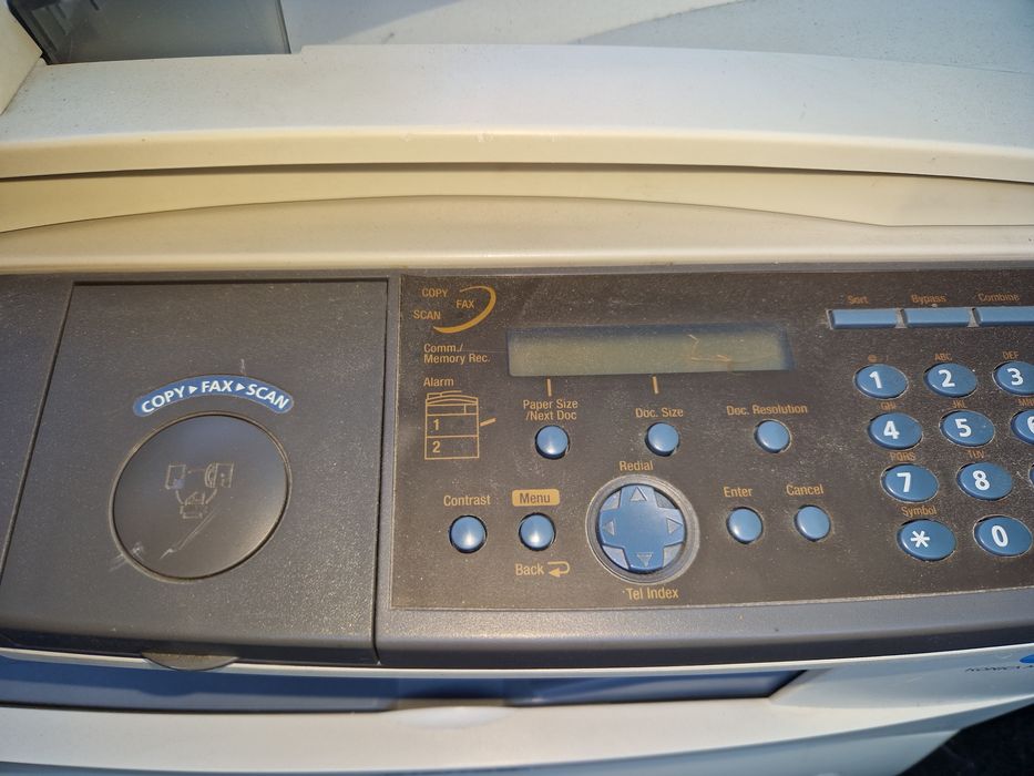 Vând pt piese multifunctional Konica Minolta Bizhub 130f