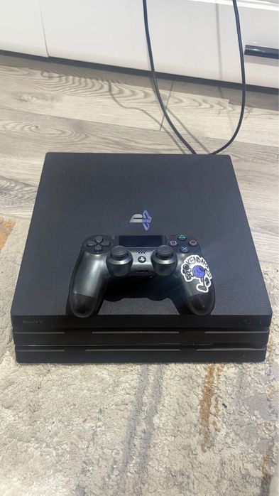 Ps4 pro 1 tb un controller si  joc far cry 4 limited edition