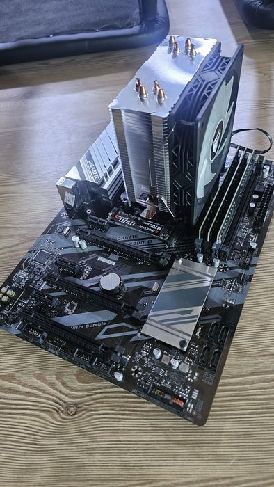 Комплект z390/i5 9400/DDR4 24gb/128gb SSD