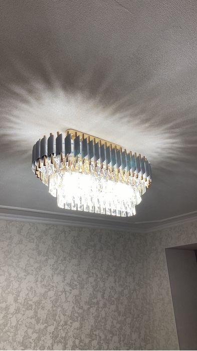 Люстра в отличном состояний