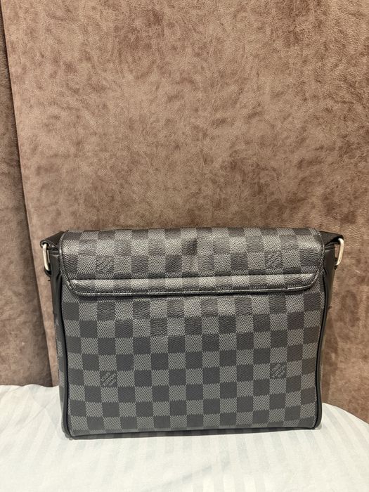 Louis Vuitton Messenger Bag