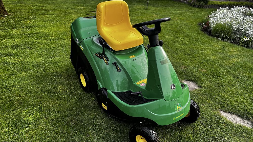 Tractoras pentru gazon