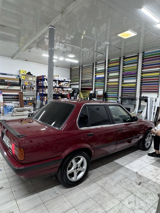 BMW E30 1989-yil BMW