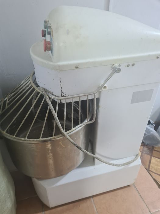 Продам тесто мешалку