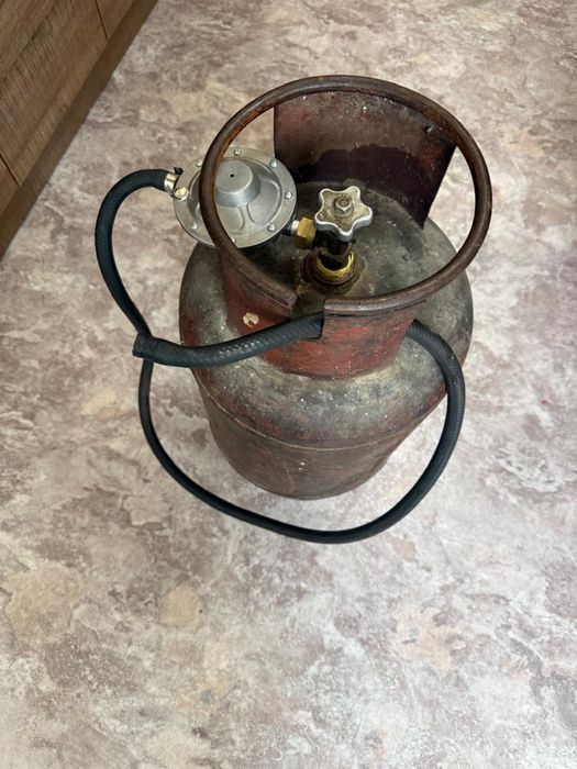 Газ баллон.             .