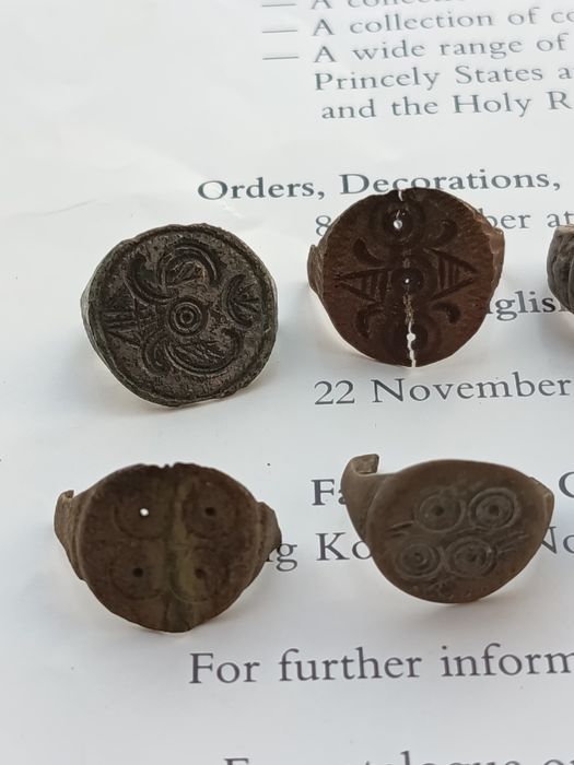 Lot 8 inele rupte (medievale)
