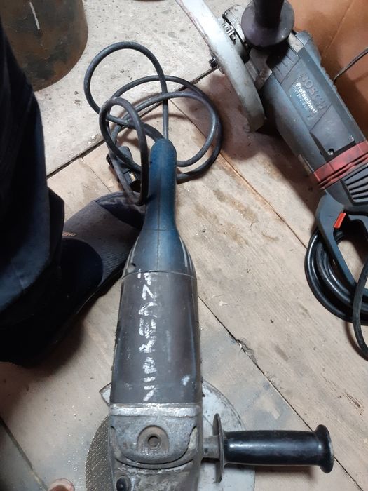 Polizor mare Bosch GWS 22. 230 j