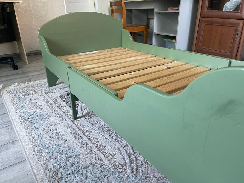 Кровать и шкаф детская икеа дерево