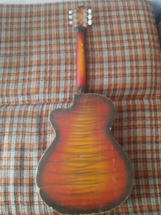 Продам гитару советскую