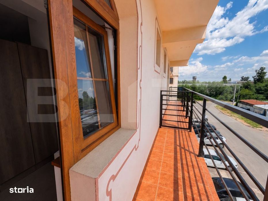 Casa de vanzare, 2450 mp, zona Est