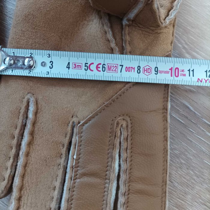 Barbour/Ugg дамска шапка и ръкавици