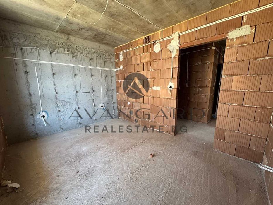 Продава се Тристаен апартамент в Пловдив, Остромила - 96 кв.м за 1296 €/кв.м - Снимка #2