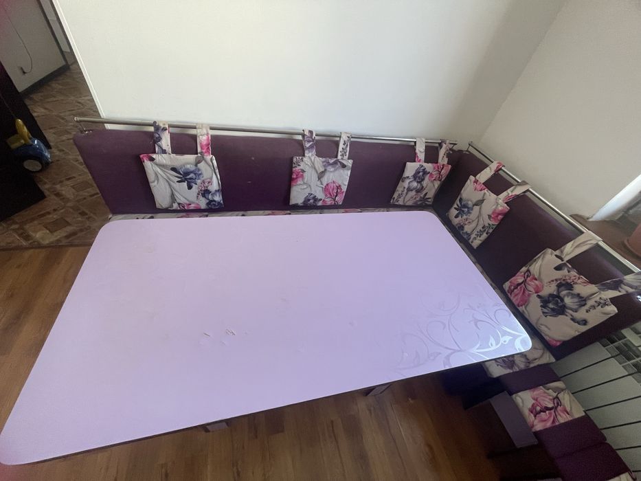 Продам стул и уголок