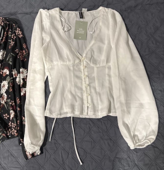 Lot 2 bluze mărimea xxs