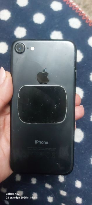 Продам iPhone  7