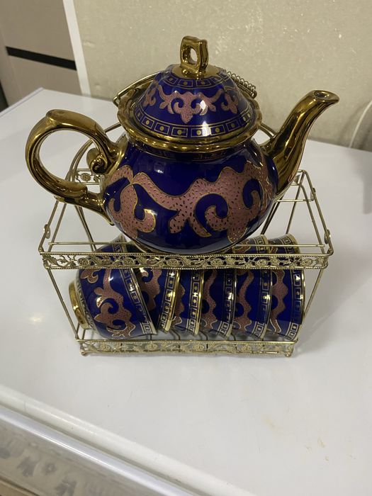Продается чайник в комплекте