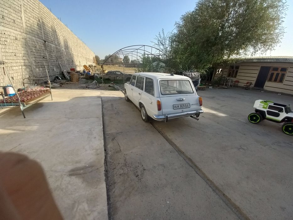 Ваз2102 сотилади