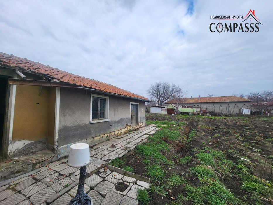 с. Смолница, обл. Добрич, къща с двор – 78000лева!