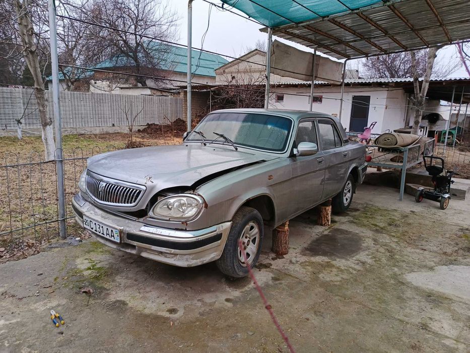 Газ  Волга 31105