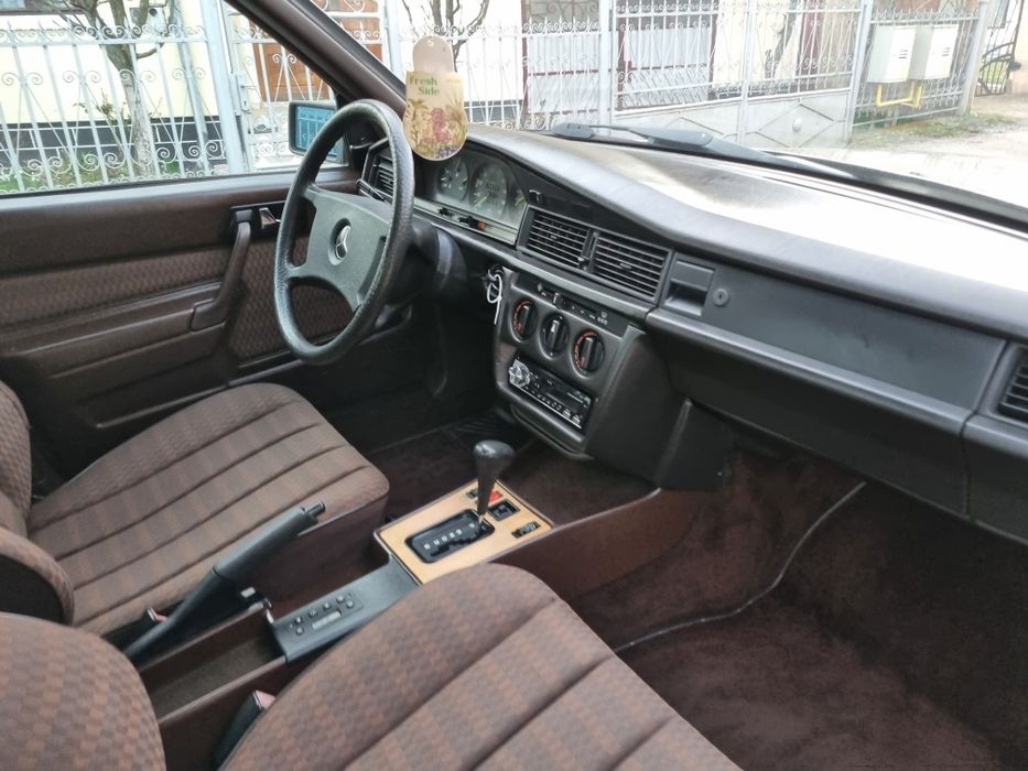 Vand Mercedes 190D vehicul istoric
