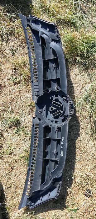 Grila fata cu semn vw golf 5 plus